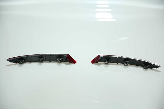 La luz del reflector del parachoques trasero del coche para VW Passat 16-18 adorna ligero